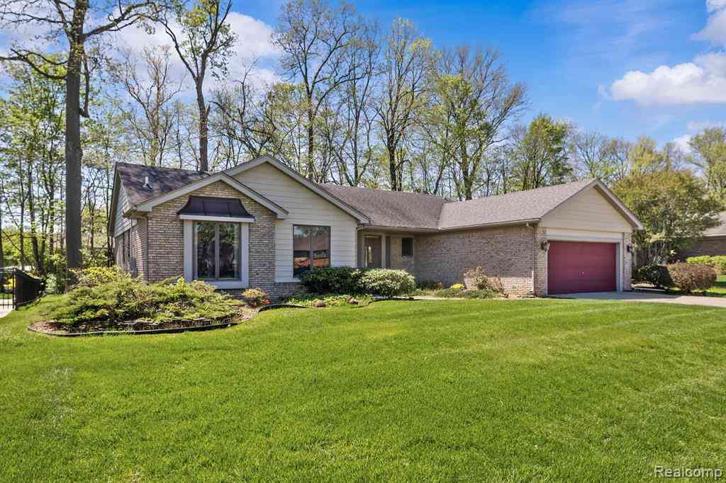 Homes For Sale - 37781 Pickford Drive <br/> Livonia, MI 48152