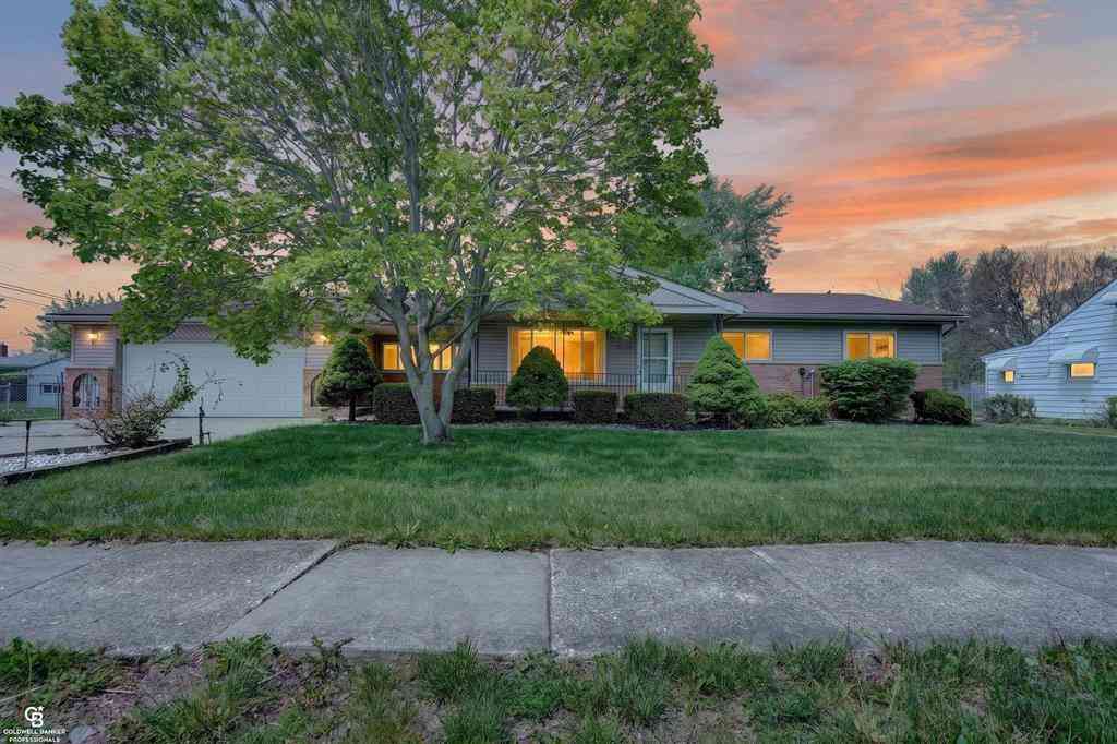 Homes For Sale - 24099 Pingree Avenue <br/> Warren, MI 48089