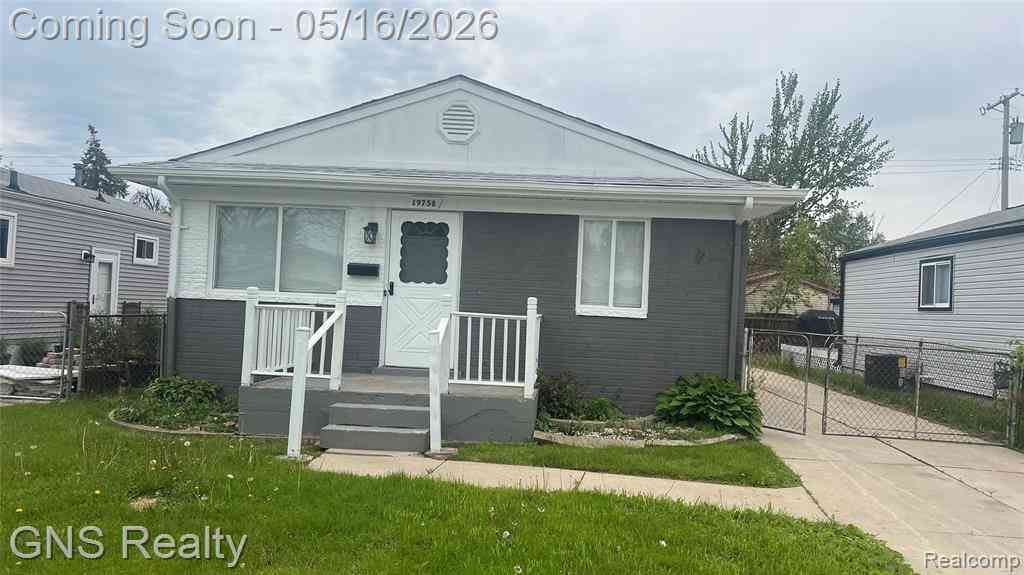 Homes For Sale - 19758 Vermander Avenue <br/> Clinton Township, MI 48035