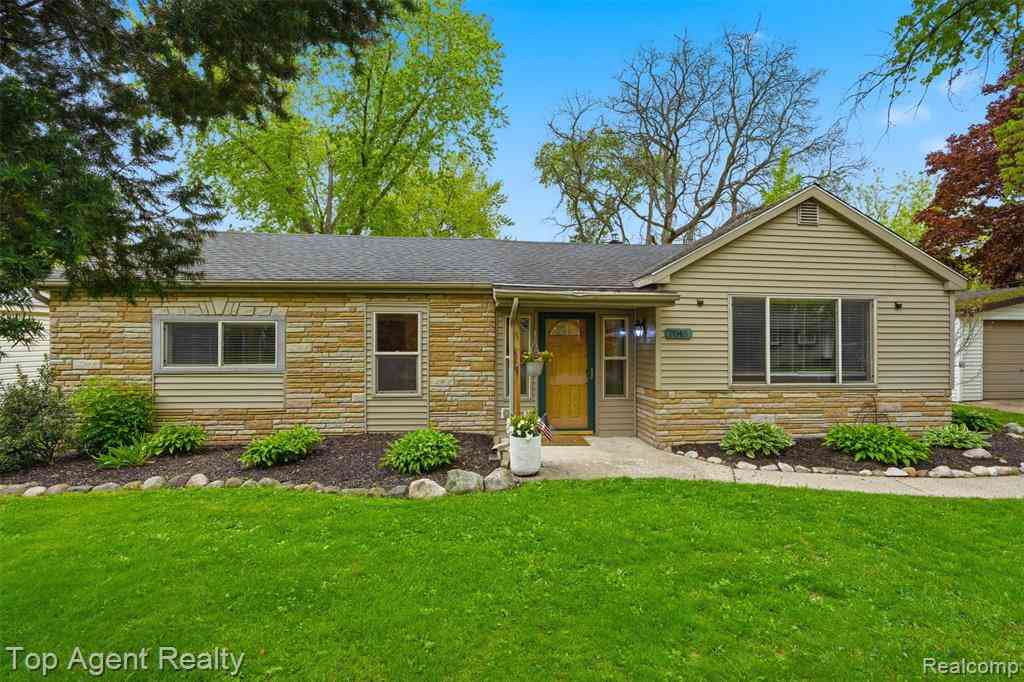 Homes For Sale - 7048 Lapham  <br/> Waterford, MI 48329