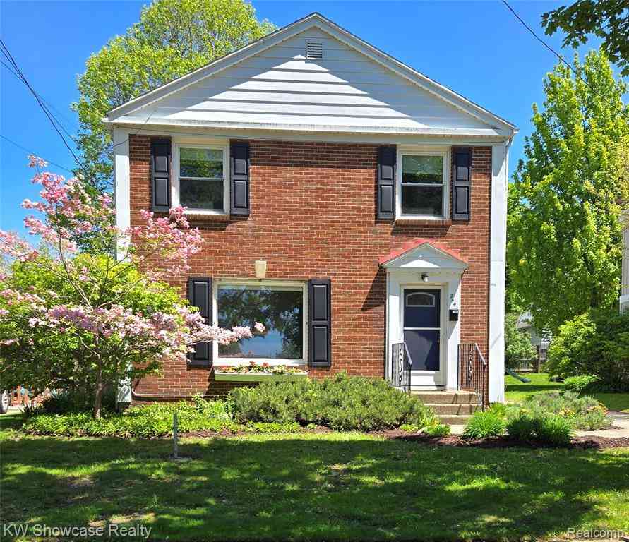 Homes For Sale - 244 Wallinwood Avenue Ne NE<br/> Grand Rapids, MI 49503
