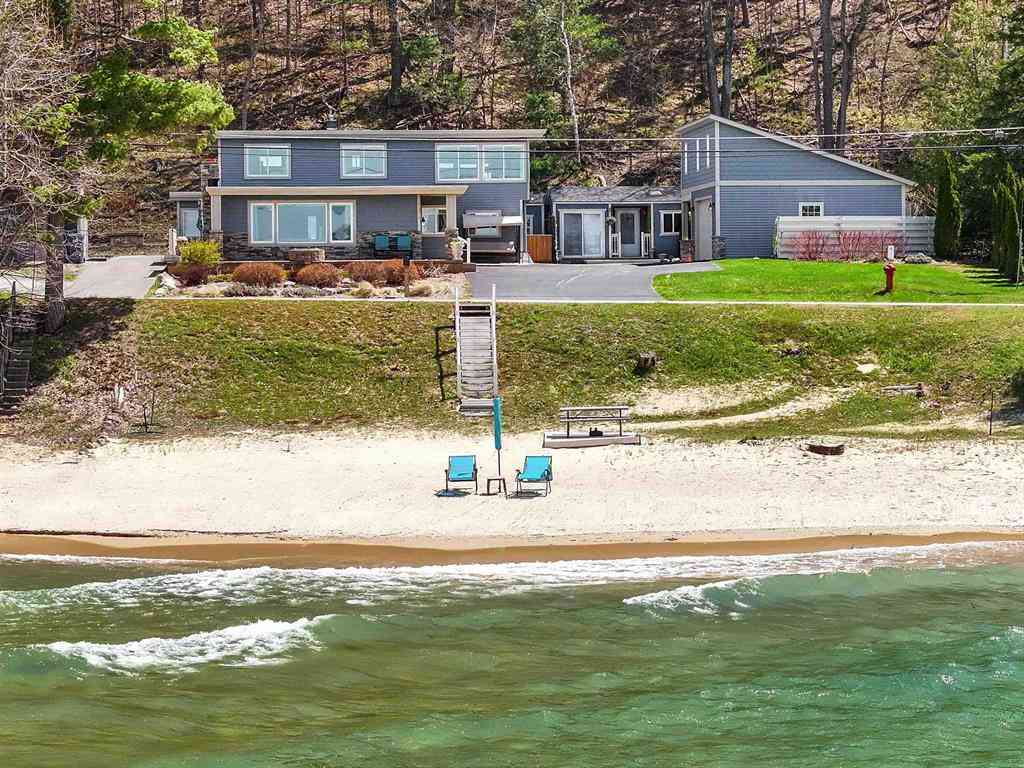 Homes For Sale - 7878 Peninsula Drive <br/> Traverse City, MI 49686