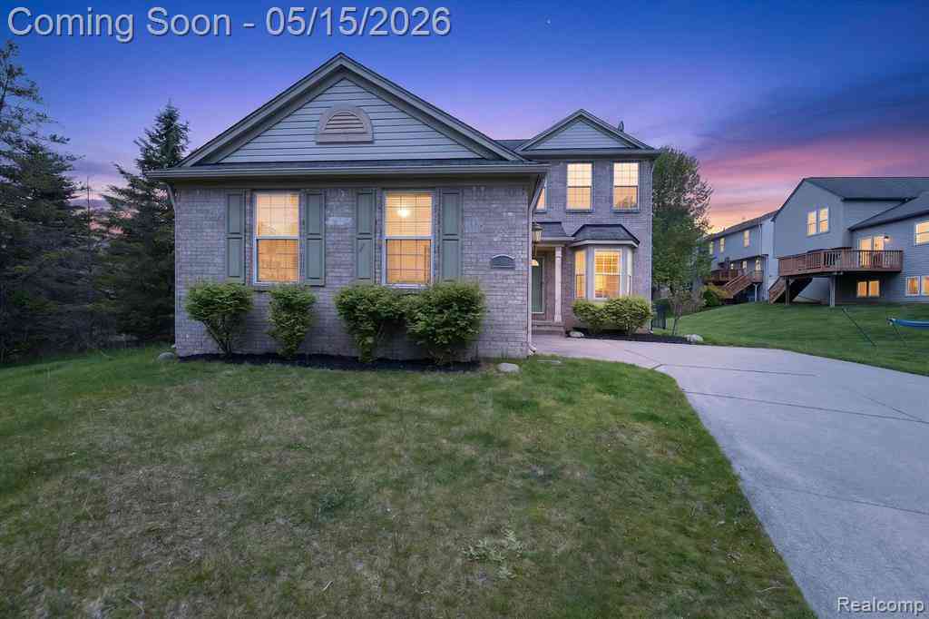 Homes For Sale - 809 Canyon Creek Drive <br/> Holly, MI 48442
