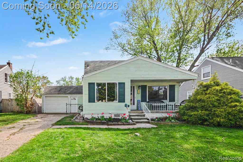 Homes For Sale - 21900 Revere Street <br/> Saint Clair Shores, MI 48080