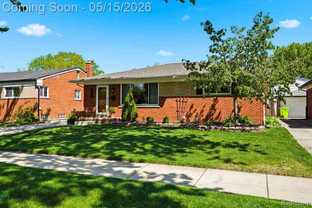 Homes For Sale - 1333 Fontaine Avenue <br/> Oakland County, Madison Heights, MI 48071
