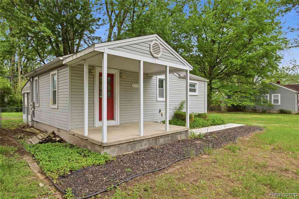 Homes For Sale - 33534 Somerset Street <br/> Westland, MI 48186