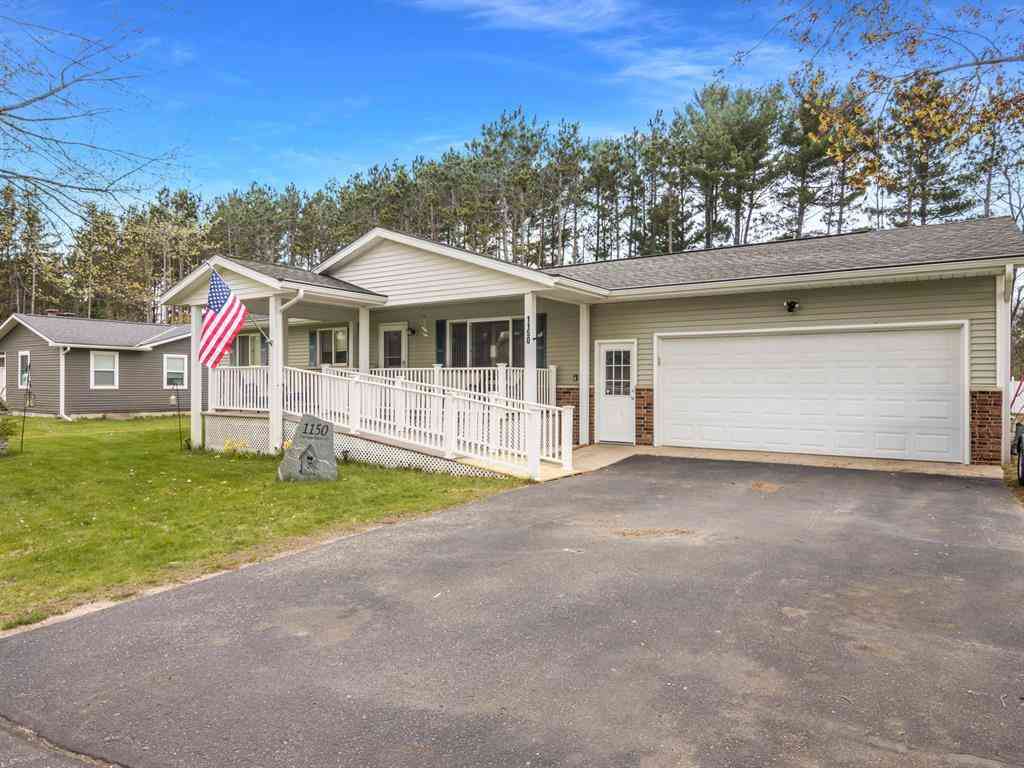 Homes For Sale - 1150 N Carriage Hill <br/> Traverse City, MI 49686