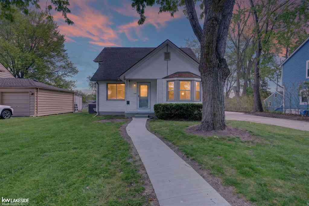 Homes For Sale - 28000 Manhattan Street <br/> Saint Clair Shores, MI 48081