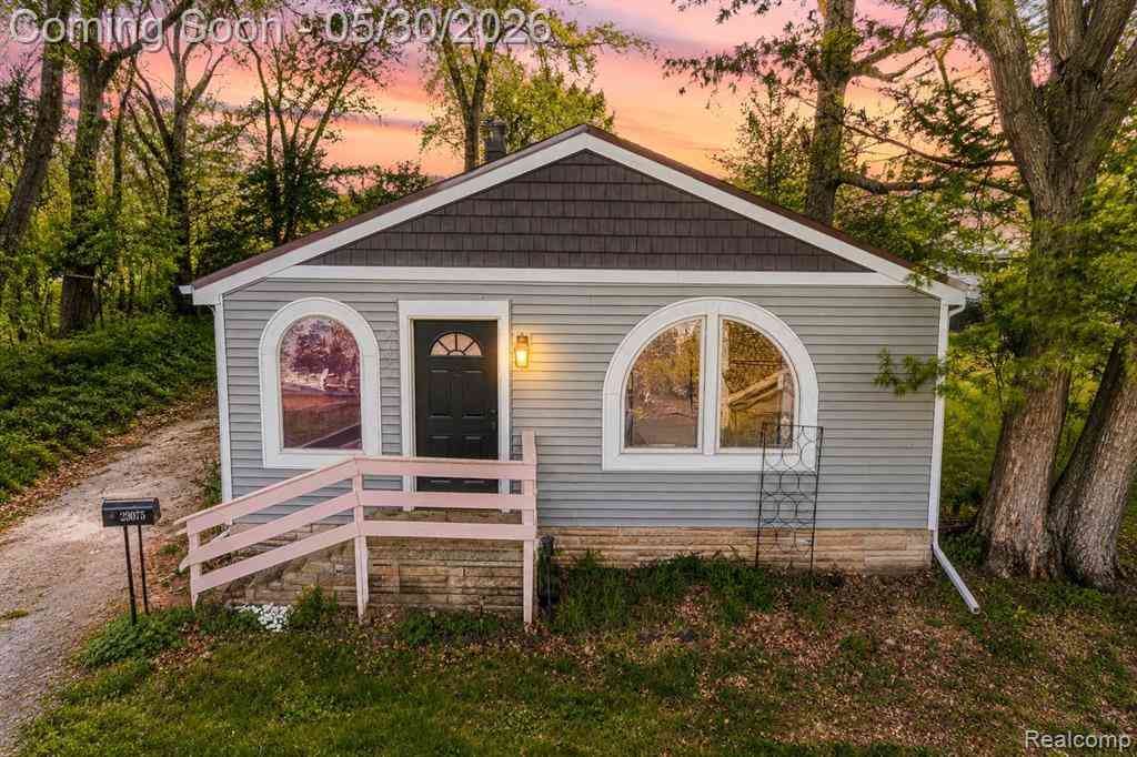 Homes For Sale - 23075 Vance Avenue <br/> Hazel Park, MI 48030