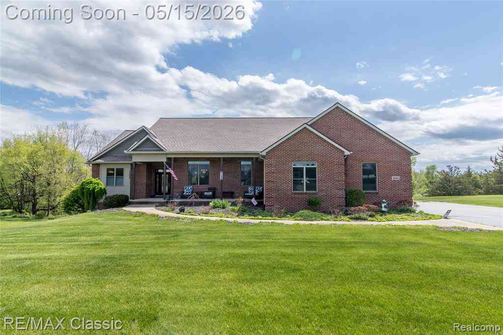 Homes For Sale - 4144 Meadow Hills Drive <br/> Pinckney, MI 48169