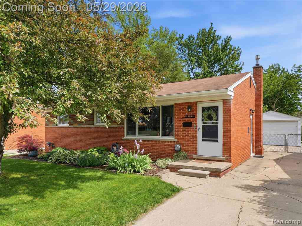 Homes For Sale - 30728 Whittier Avenue <br/> Oakland County, Madison Heights, MI 48071