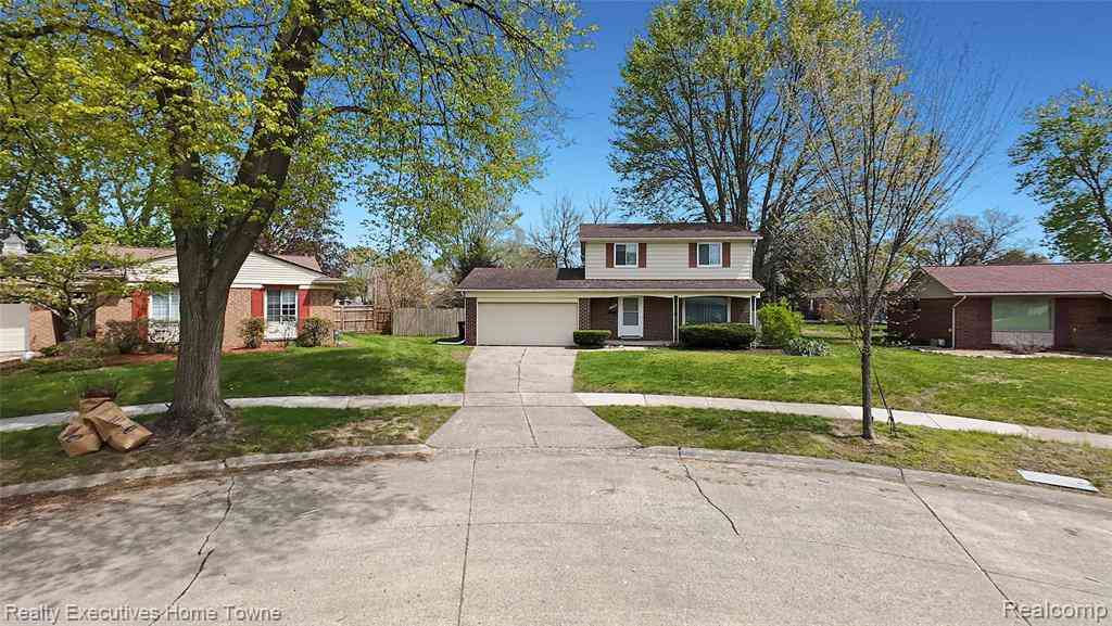 Homes For Sale - 39256 Grennada Street <br/> Livonia, MI 48154
