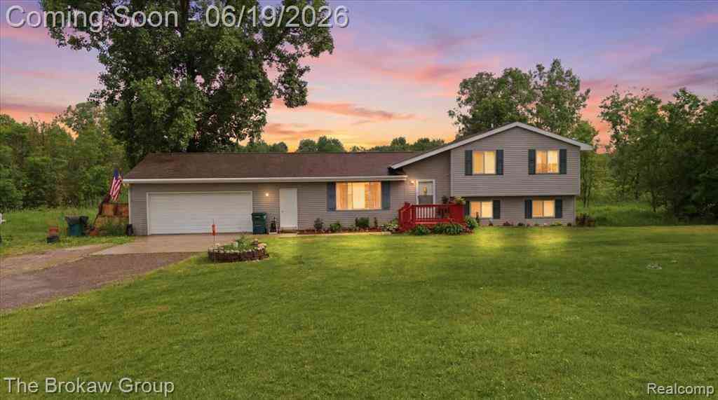 Homes For Sale - 4495 Groveland Road <br/> Oakland County, Ortonville, MI 48462