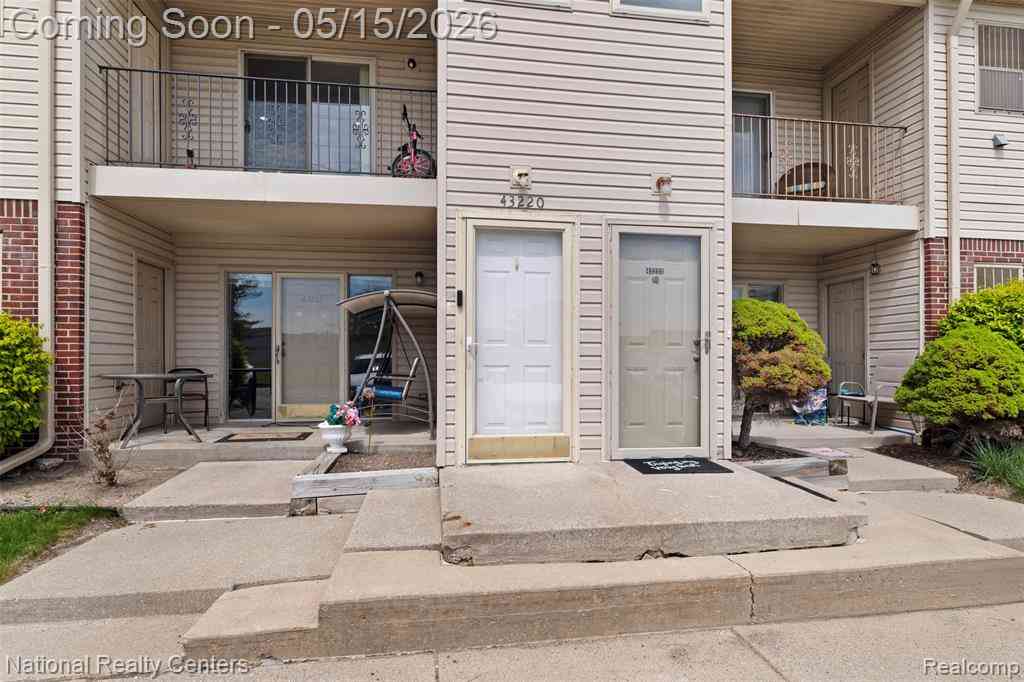 Condo For Sale - 43220 Fountain Drive <br/> Sterling Heights, MI 48313