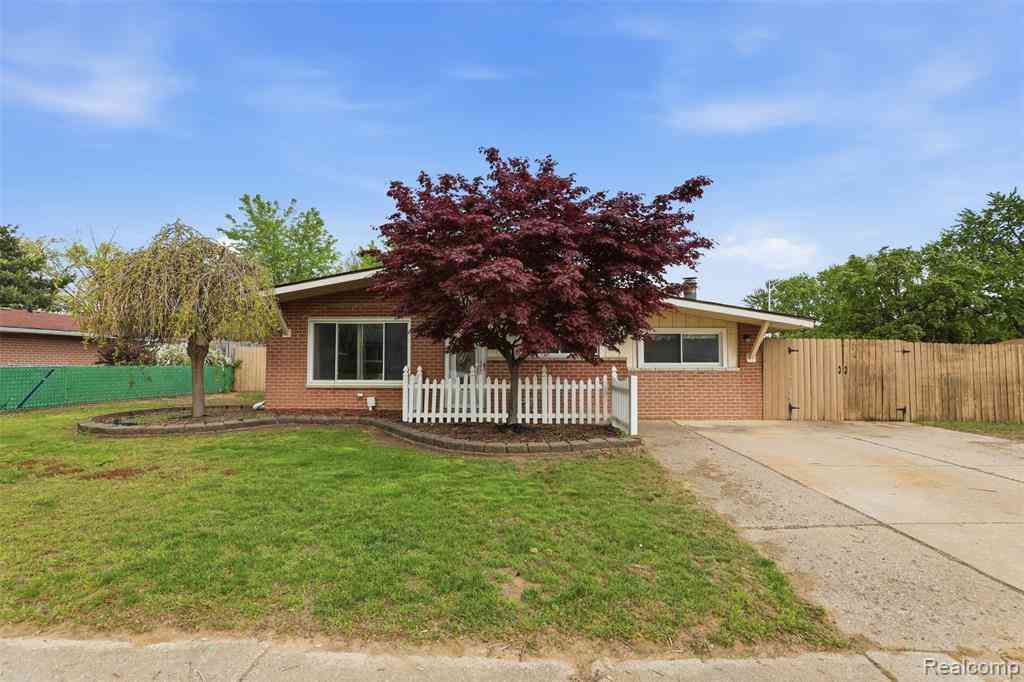 Homes For Sale - 245 Darwin Street <br/> Westland, MI 48186