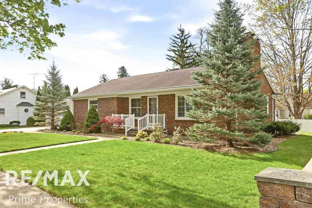 Homes For Sale - 725 W Frank Street <br/> Tuscola County, Caro, MI 48723