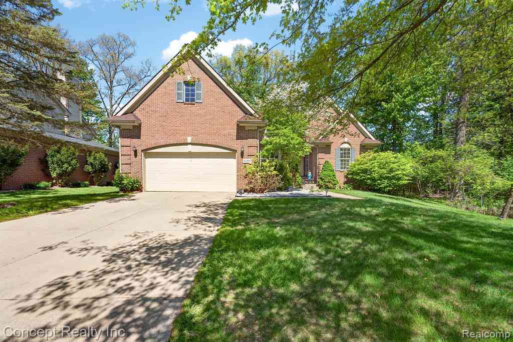 Homes For Sale - 42392 White Hart Boulevard <br/> Canton, MI 48188