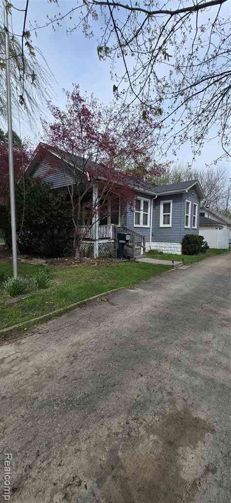 Homes For Sale - 16130 Five Points Street <br/> Redford, MI 48240