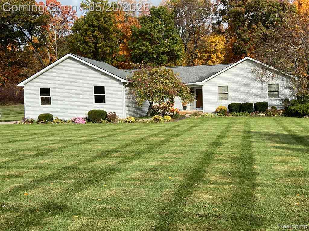 Homes For Sale - 6895 Fairway Vista <br/> Howell, MI 48843