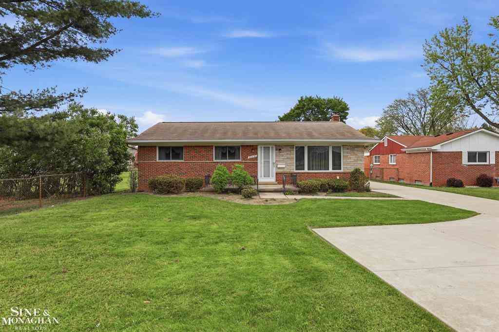 Homes For Sale - 28036 Ann Arbor Trail <br/> Westland, MI 48185