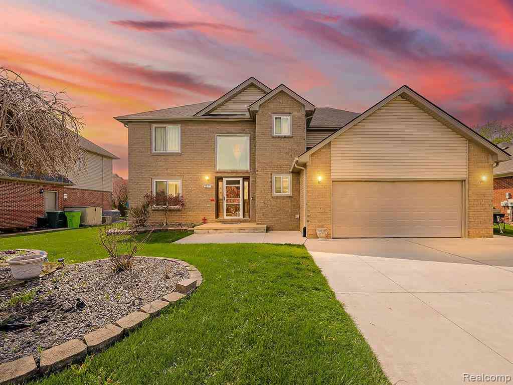 Homes For Sale - 48199 Lafayette Drive <br/> Macomb, MI 48044