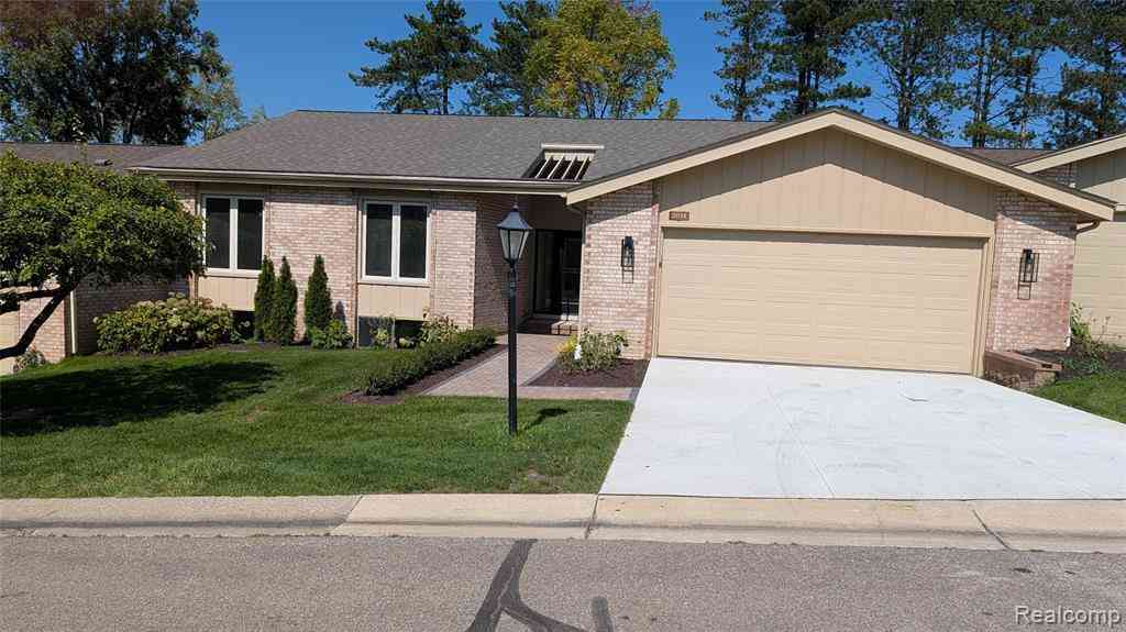Condo For Sale - 2014 Waldons Court S S<br/> West Bloomfield, MI 48322