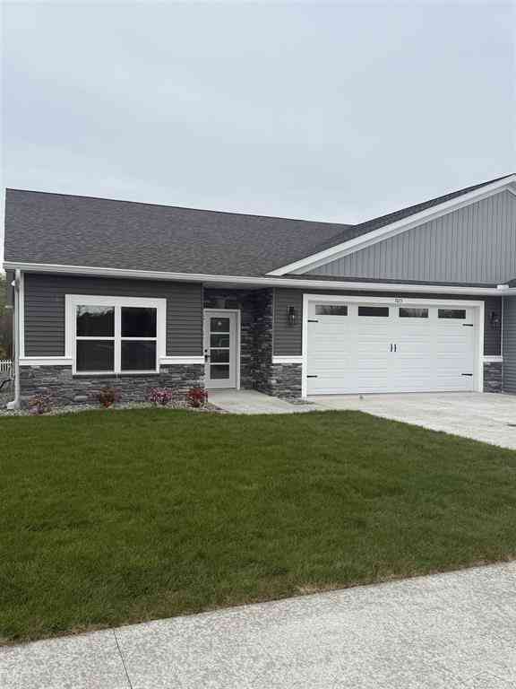 Condo For Sale - 7615 Cole Lane <br/> Midland, MI 48642