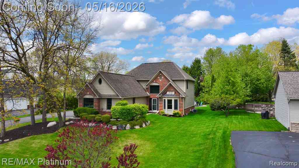 Homes For Sale - 5043 Oak Bluff Court <br/> Howell, MI 48843