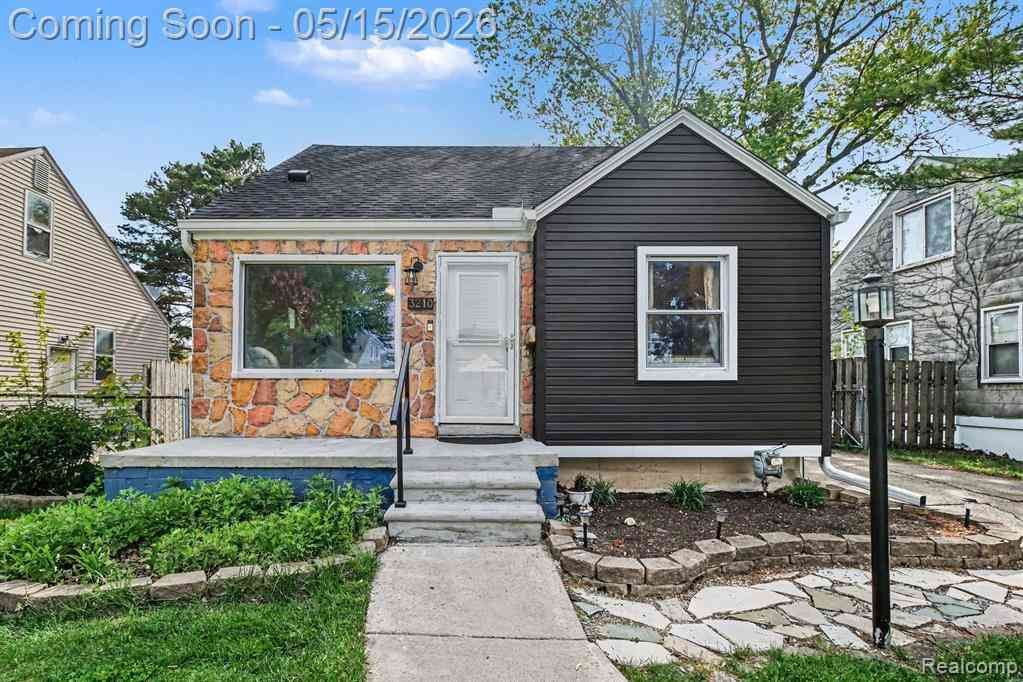 Homes For Sale - 3210 N Wilson Avenue <br/> Royal Oak, MI 48073