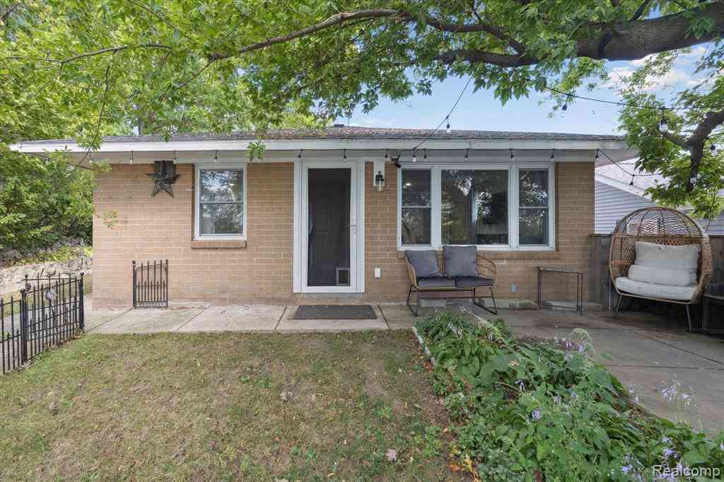 Homes For Sale - 4475 Harp Drive <br/> Linden, MI 48451