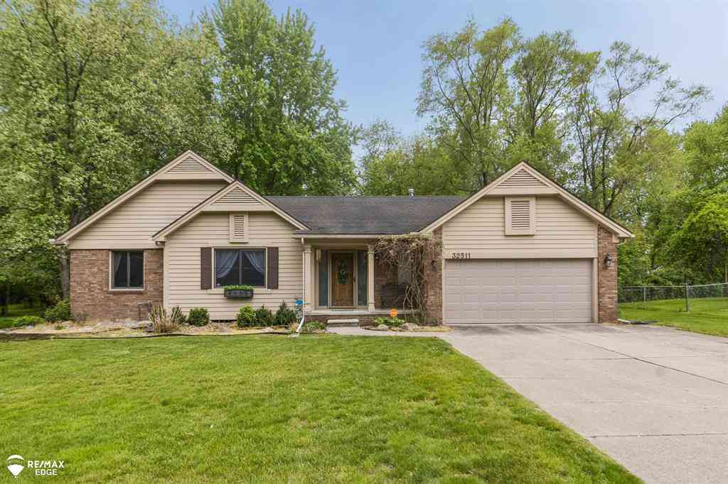 Homes For Sale - 32511 Norfolk Street <br/> Livonia, MI 48152