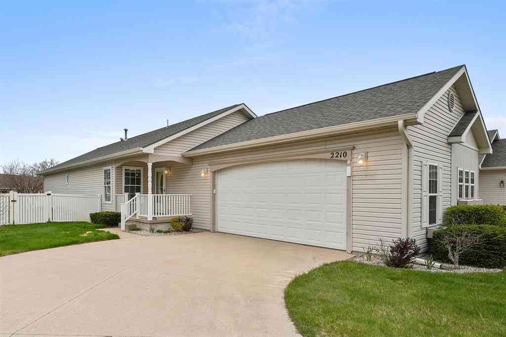 Condo For Sale - 2210 Seaview Drive <br/> Traverse City, MI 49686