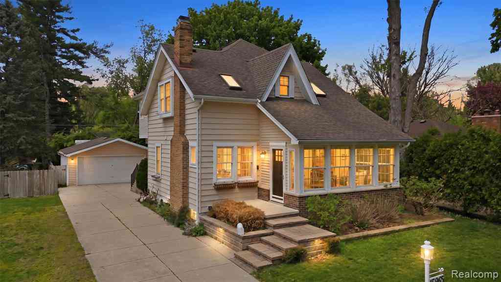 Homes For Sale - 15965 Whitby Street <br/> Livonia, MI 48154