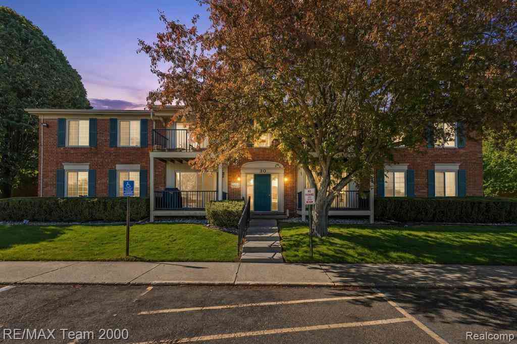 Condo For Sale - 12049 Ina Drive <br/> Sterling Heights, MI 48312