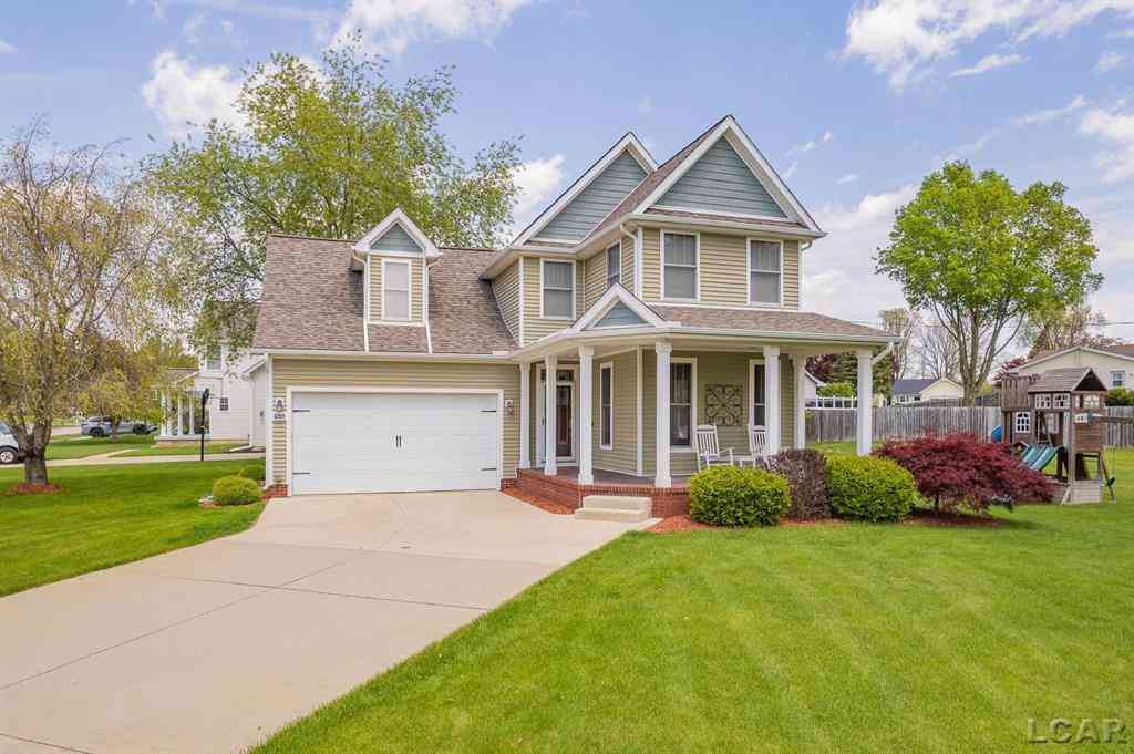 Homes For Sale - 800 Woodstock Lane <br/> Tecumseh, MI 49286