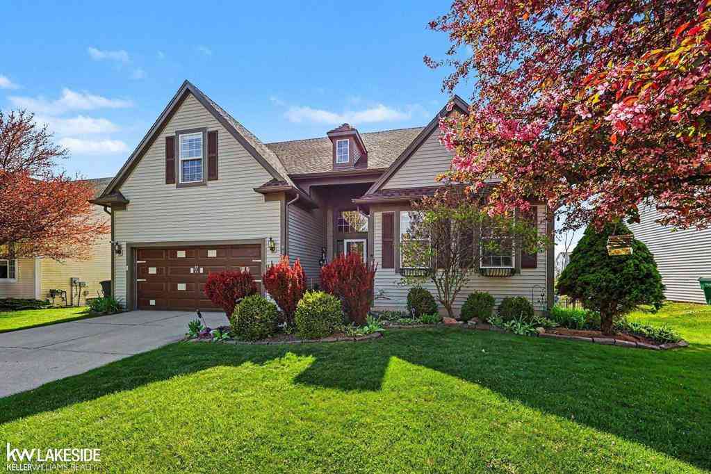 Homes For Sale - 920 Cross Street <br/> Oxford, MI 48371