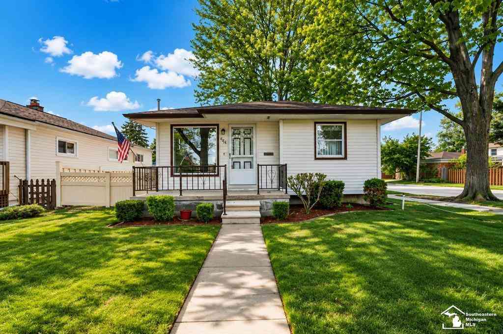 Homes For Sale - 604 8th Street <br/> Wayne County, Wyandotte, MI 48192