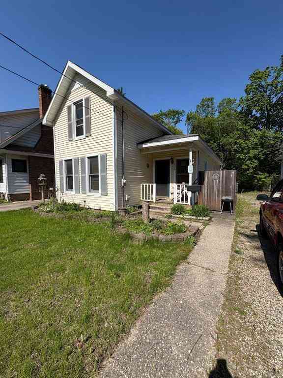Homes For Sale - 1926 Oakland Drive <br/> Kalamazoo, MI 49008