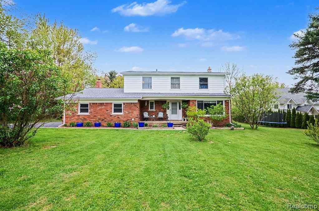 Homes For Sale - 8909 Pippen Drive <br/> Macomb County, Romeo, MI 48065
