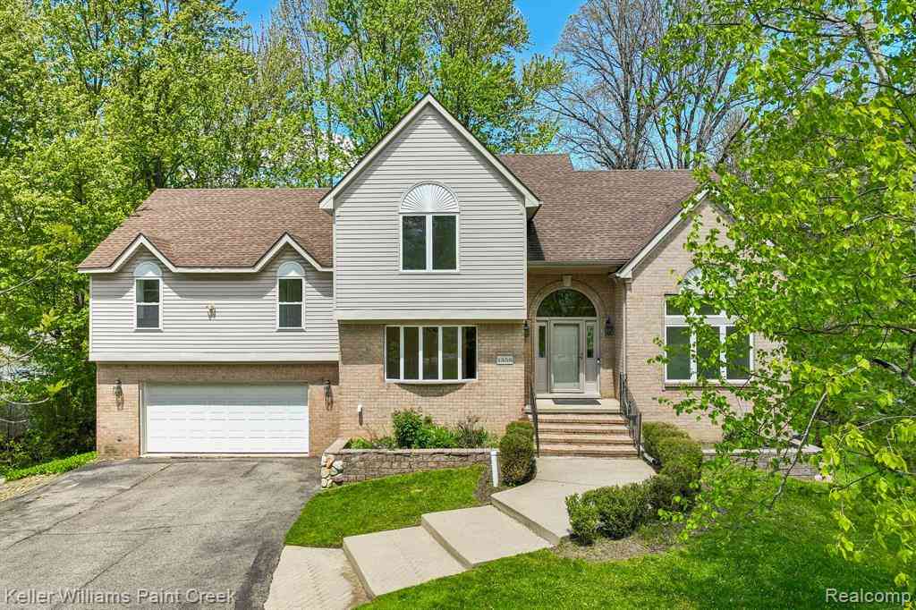Homes For Sale - 1358 Potomac Drive <br/> Rochester, MI 48306