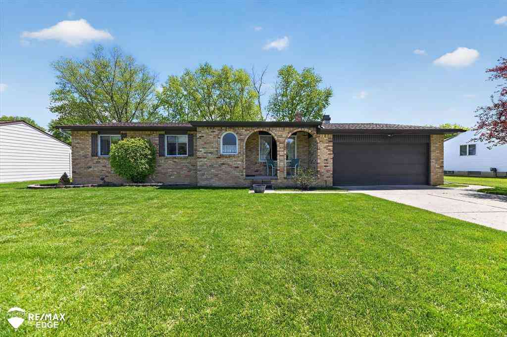 Homes For Sale - 2054 Hardwood Drive <br/> Davison, MI 48423