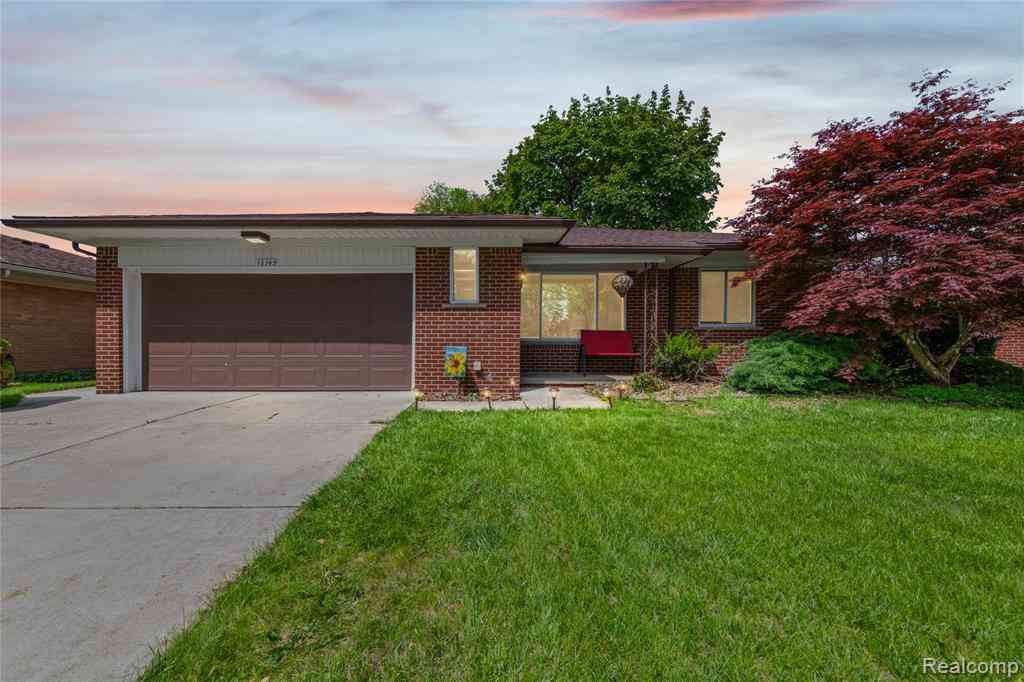 Homes For Sale - 15145 Susanna Street <br/> Livonia, MI 48154