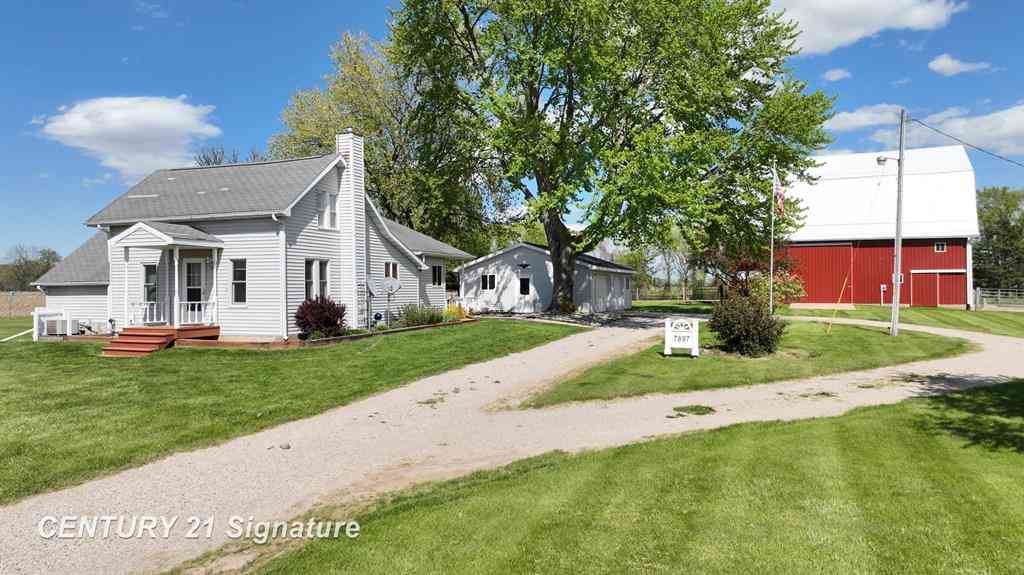 Homes For Sale - 7897 S Grove Road <br/> Clinton County, Dewitt, MI 48820