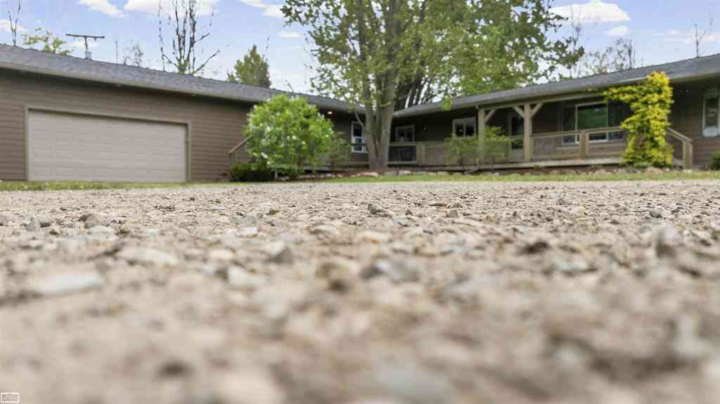 Homes For Sale - 3365 Howland Road <br/> Lapeer County, Almont, MI 48003