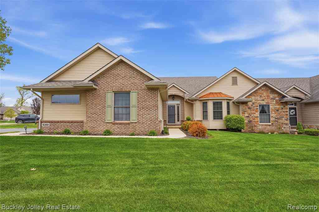 Condo For Sale - 6369 Pasture Lane <br/> Brighton, MI 48116