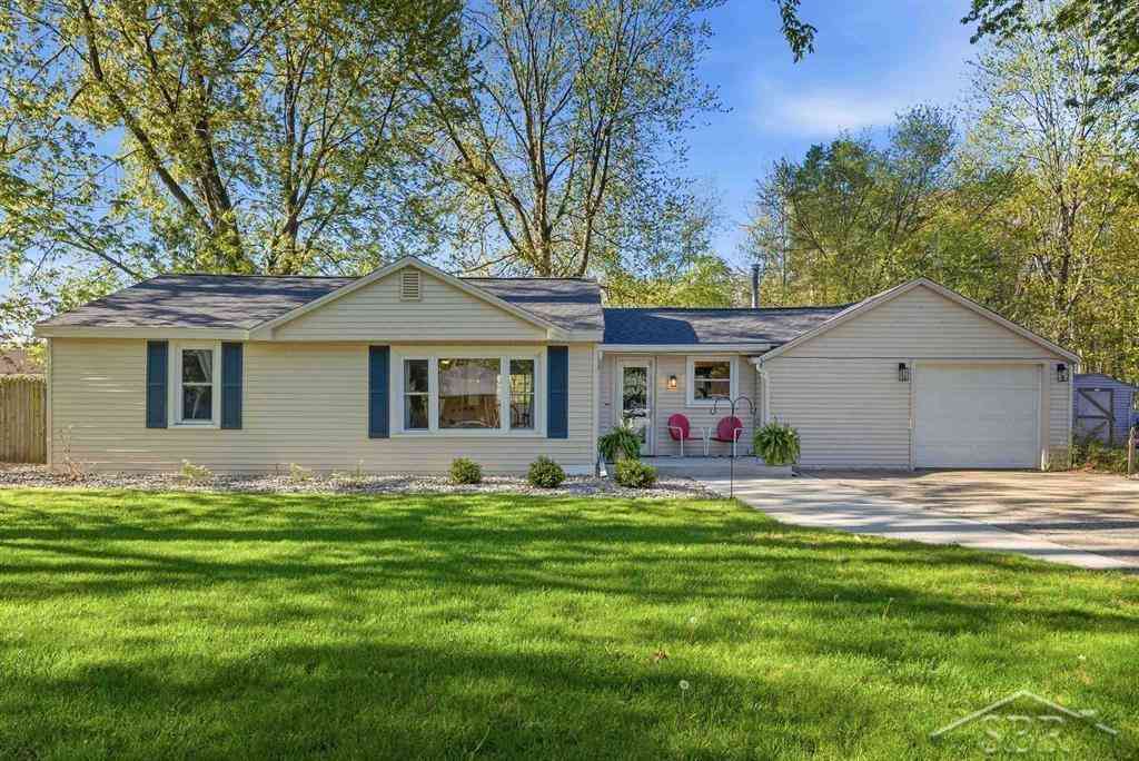 Homes For Sale - 3204 Grant Lane <br/> Midland, MI 48642