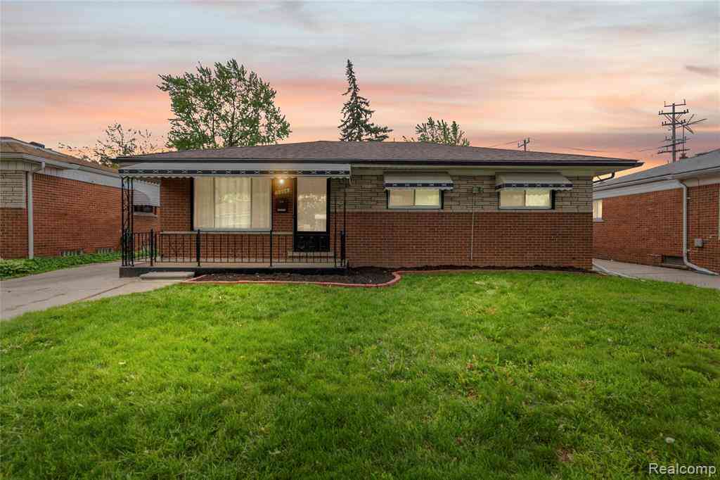 Homes For Sale - 7218 Superior  <br/> Macomb County, Center Line, MI 48015