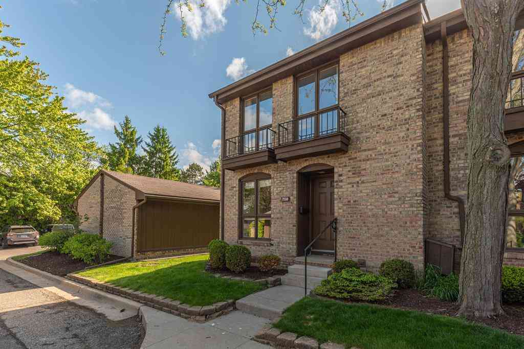 Condo For Sale - 758 Greenhills Drive <br/> Ann Arbor, MI 48105