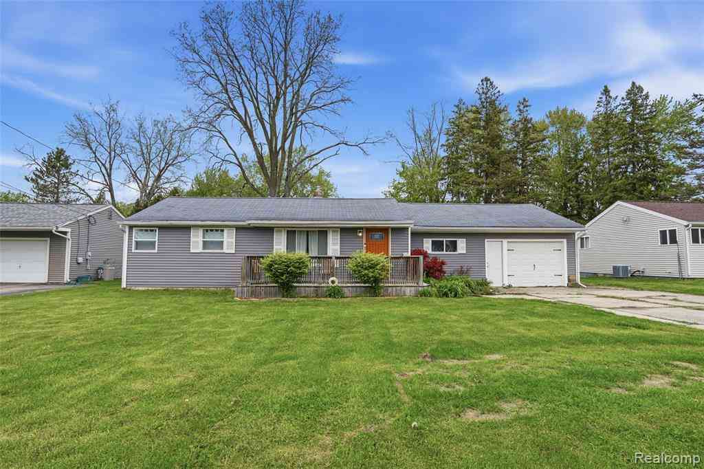 Homes For Sale - 6141 Sandy Lane N N<br/> Genesee County, Burton, MI 48519