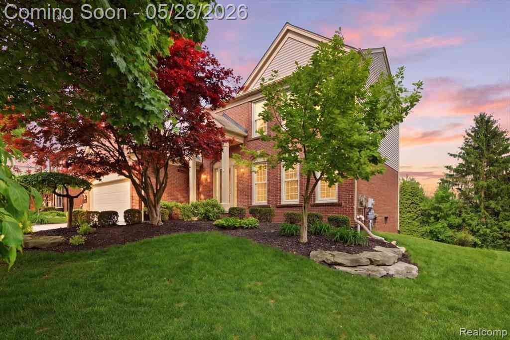 Homes For Sale - 3703 Hidden Forest Drive <br/> Lake Orion, MI 48359